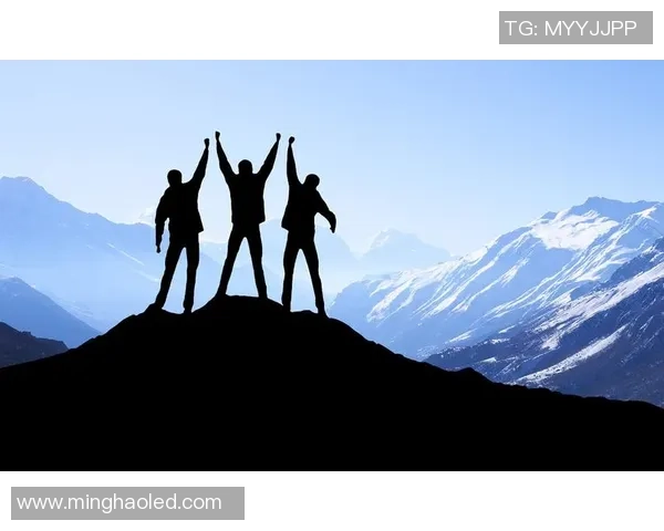 从草根到顶峰:励志足球明星们的奋斗历程与荣耀时刻 从草根到顶峰:励志足球明星们的奋斗历程与荣耀时刻