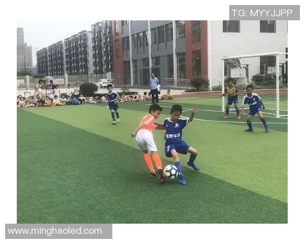 四川足球球星兰杰的成长历程与足球成就解析 四川足球球星兰杰的成长历程与足球成就解析