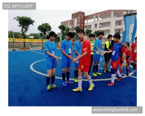 球星风采尽显 足球场上英姿飒爽的精彩瞬间与帅气造型展示